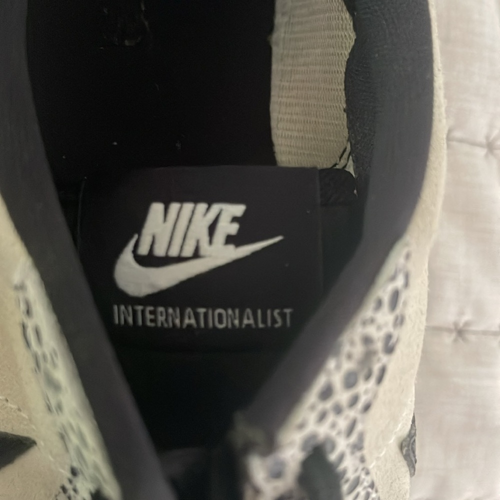 Nike animal print Internationalist Sneakers size 8 Women - Picture 7 of 8